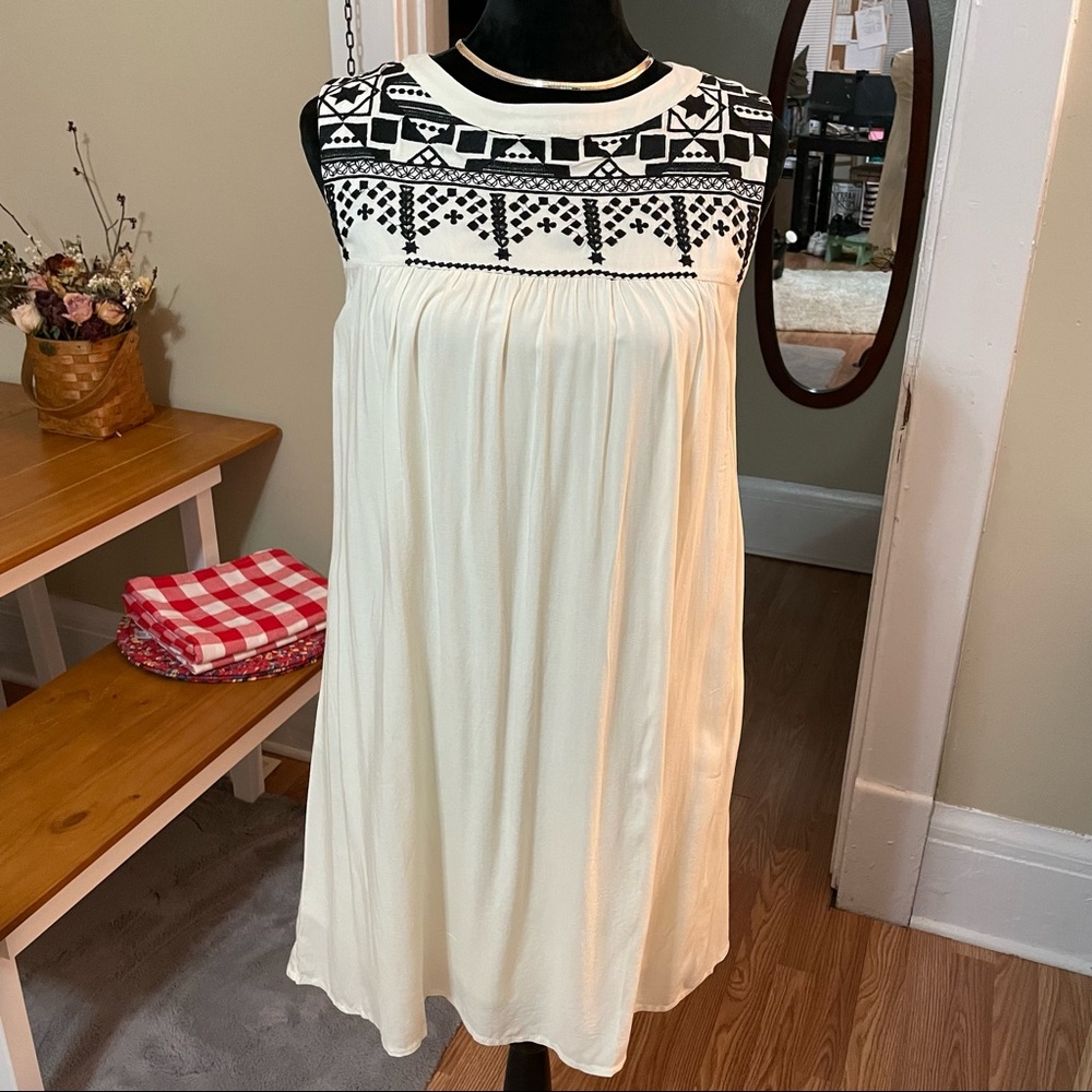 NWT LOVE, fire Embroidered Front Yoke Shift Dress